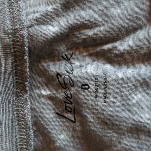 Torrid LoveSick Gray Wash Front Slash Palm Dreams Graphic Tank Top, size 0x - Picture 9 of 12